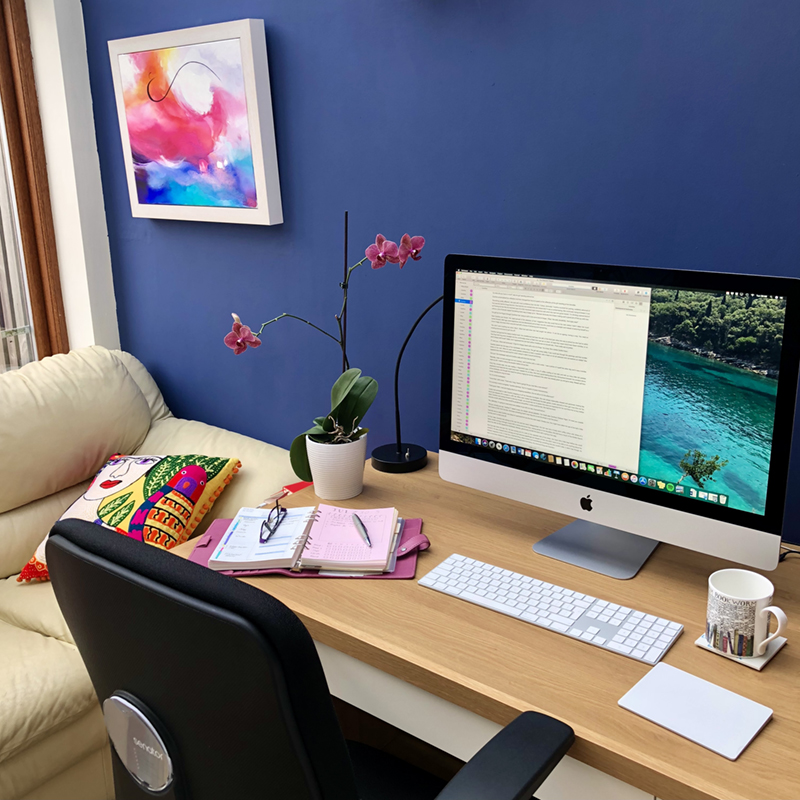 Writer's desk | Imogen Clark | Best-selling author